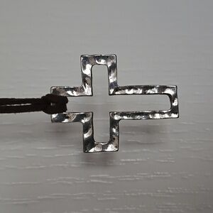 Silver Cross Necklace‎